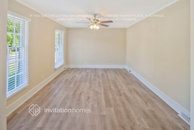 Building Photo - 4213 Gladstone Ln