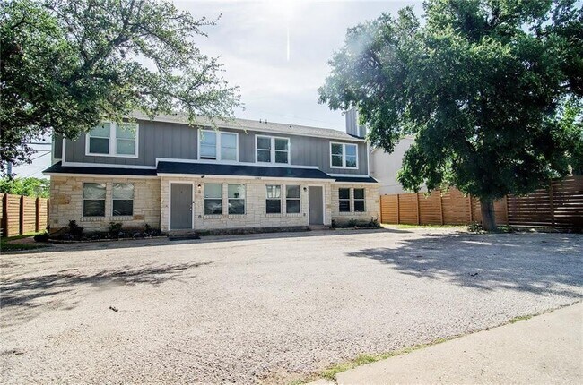 Building Photo - 11901 Alpheus Ave