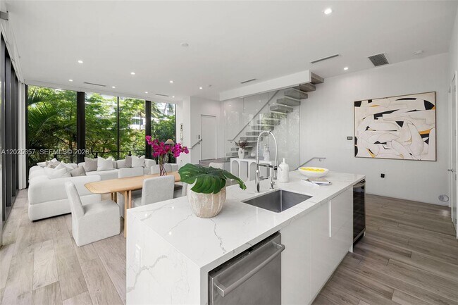 Foto del edificio - 1525 Bay Rd