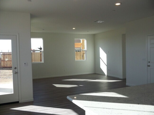Foto del edificio - 7105 Encore Way