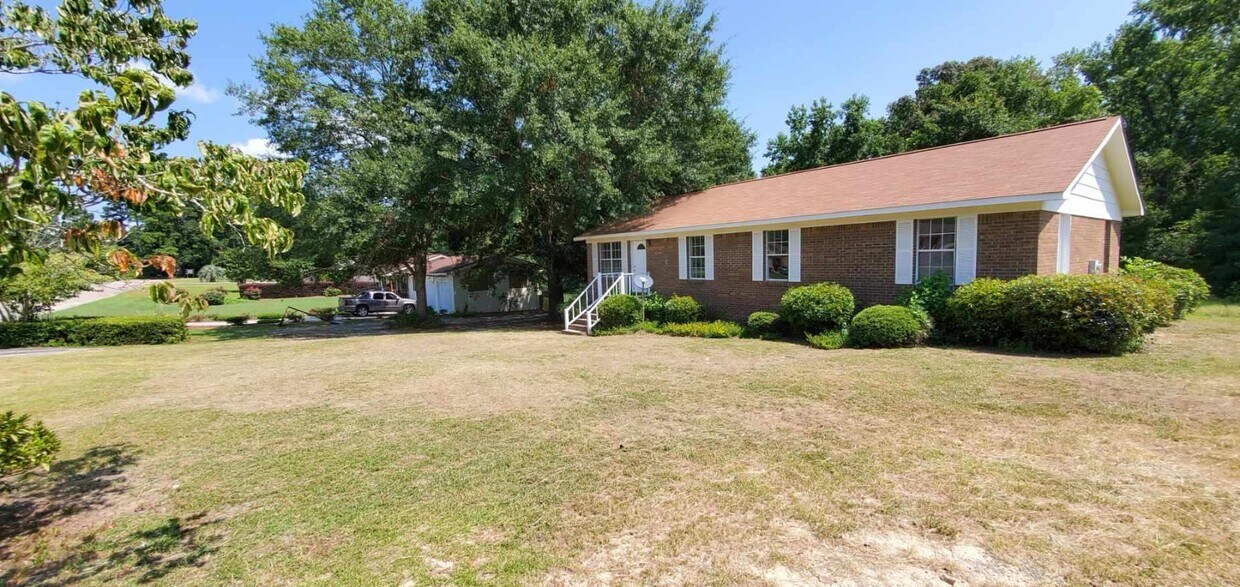 1450 Hidden Valley Dr NE, Orangeburg, SC 29118 House Rental in