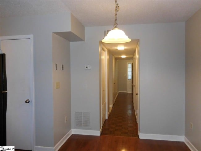 Building Photo - 119 Birch Grove