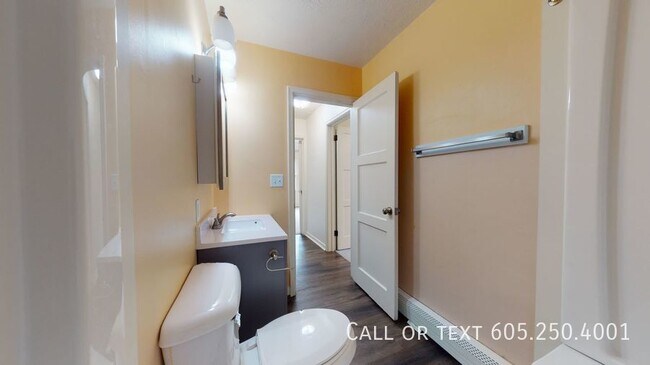 Foto del edificio - Spacious 2 Bed 1 Bath Apartment Near Downt...