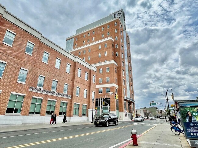 Foto del edificio - 64 Virginia Ave