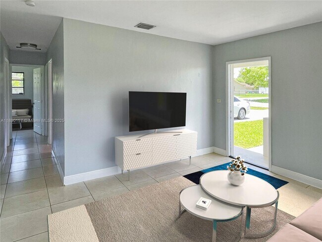 Building Photo - 5245 SW 98th Ct