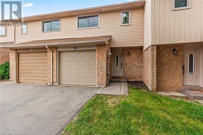 Building Photo - 1528 Lancaster Dr