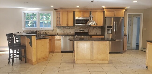 Kitchen - 5 Pine Grove Ave