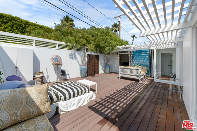 Foto del edificio - 27060 Malibu Cove Colony Dr