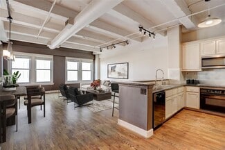 Building Photo - 1120 Texas St
