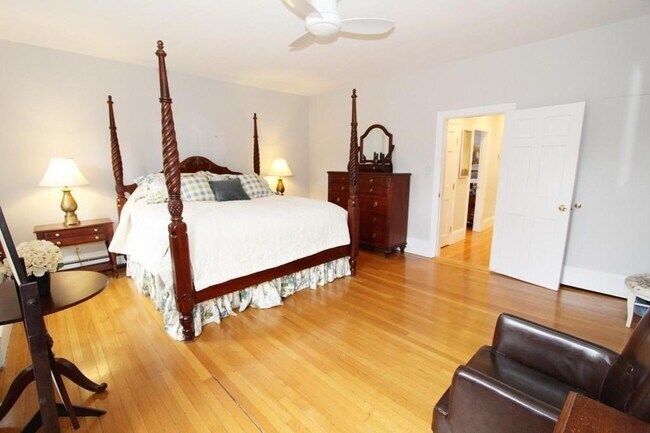 Foto del edificio - 94 Charles St