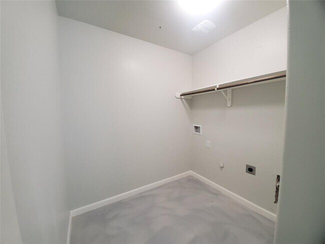 Foto del edificio - 626 Luke St