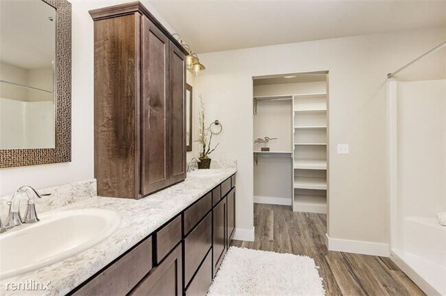 Foto del edificio - 3 br, 2 bath Townhome - 2345 Gleneagles