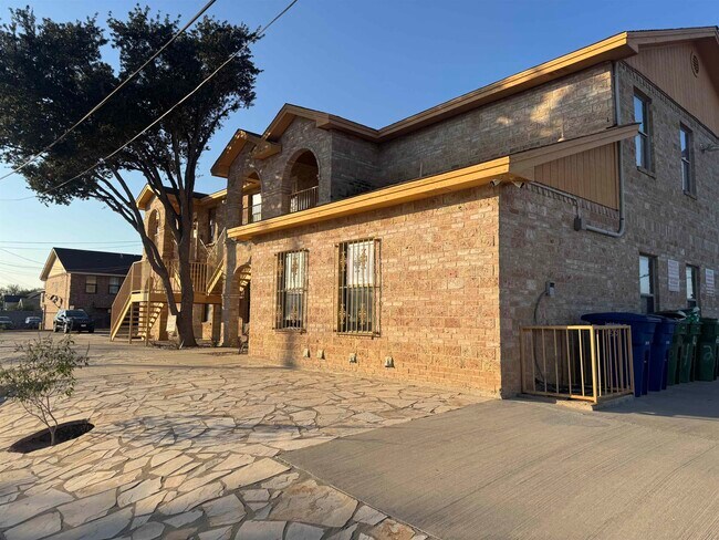 Foto del edificio - 4502 Llano Rd