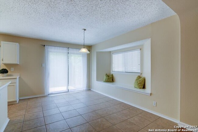 Building Photo - 3/2 1 Story Open Concept Far West SA