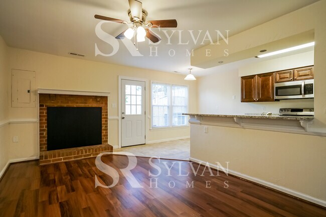 Foto del edificio - 4773 Woods Edge Rd