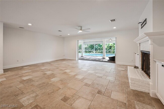Building Photo - 508 Devils Ln