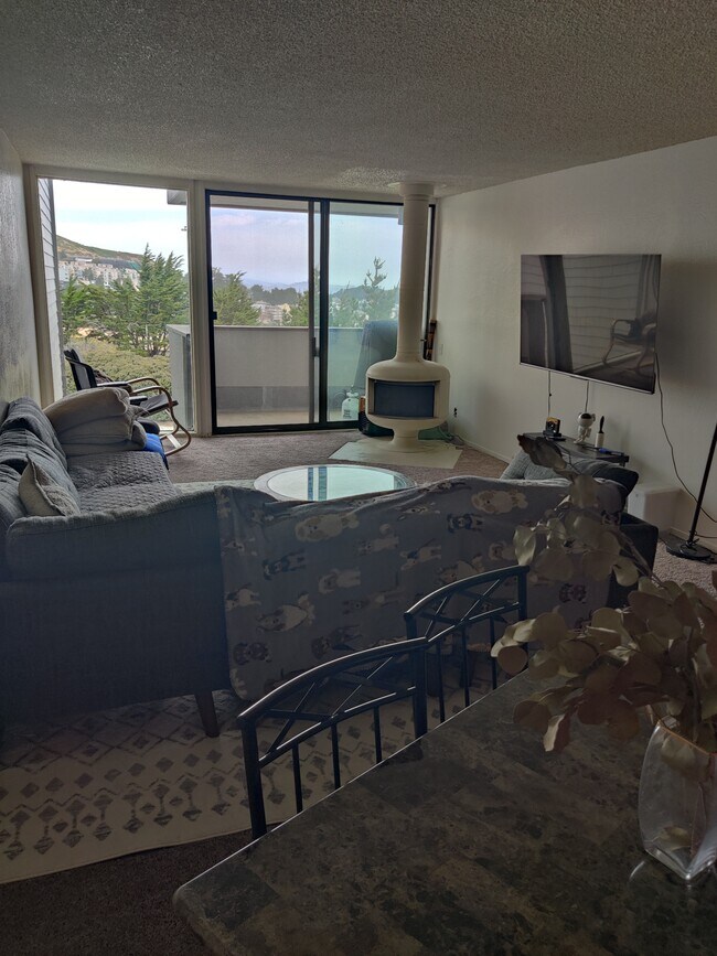 Foto del edificio - 5118 Diamond Heights Blvd