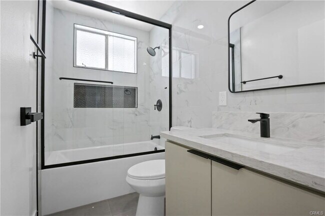 Foto del edificio - 8437 Everest St