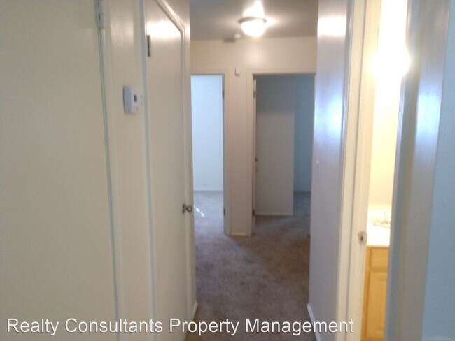 Building Photo - 3 br, 1.5 bath House - 2865 Laguna Ave.