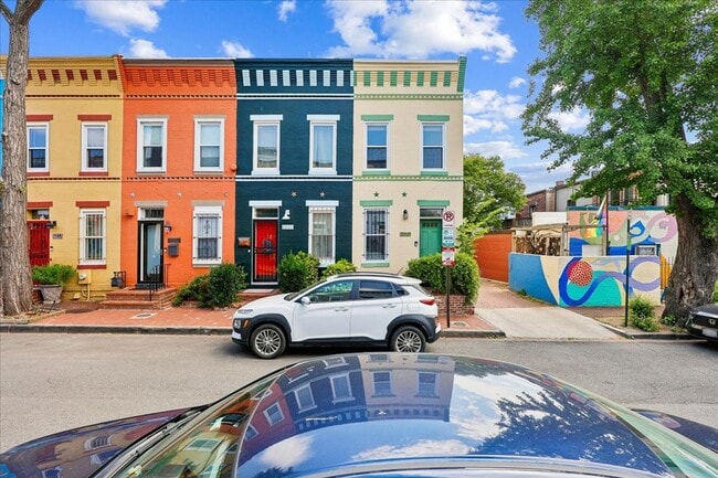 Charming 2 BR 1, 5 BA in the heart of the city near transportation - Charming 2 BR 1, 5 BA in the heart of the city near transportation House