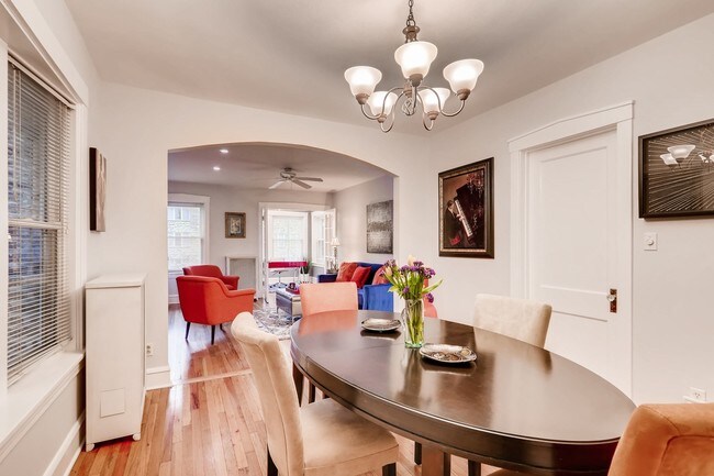 Foto del edificio - 2549 W Winnemac Ave