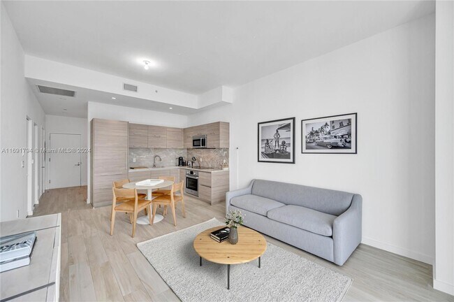 Building Photo - 1300 S Miami Ave