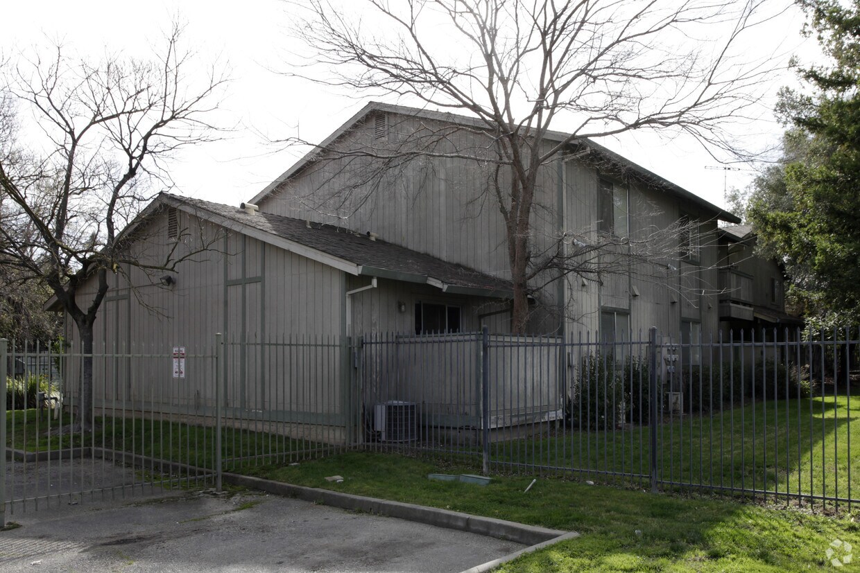 Foto del edificio - Olive Orchard Apartments