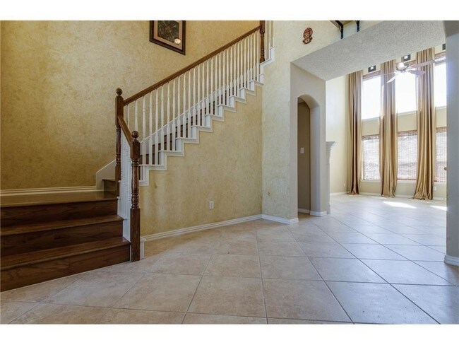 Building Photo - 3132 Mill Ridge Dr