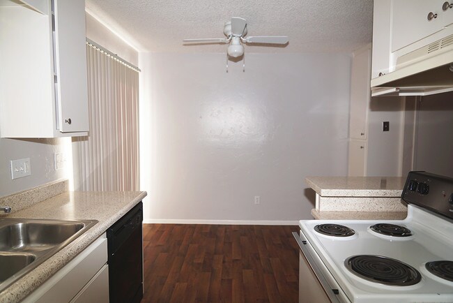 Building Photo - 441 Dominguez Way