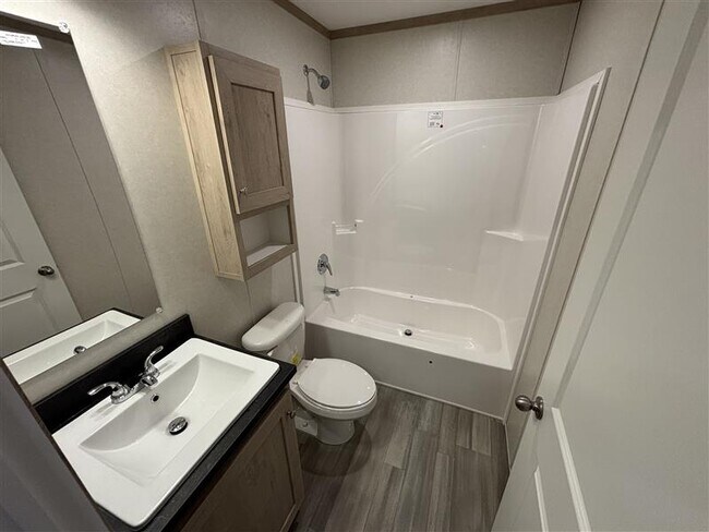 Foto del edificio - 3228 Butternut Ln