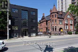 Building Photo - 256-256 Sherbourne St