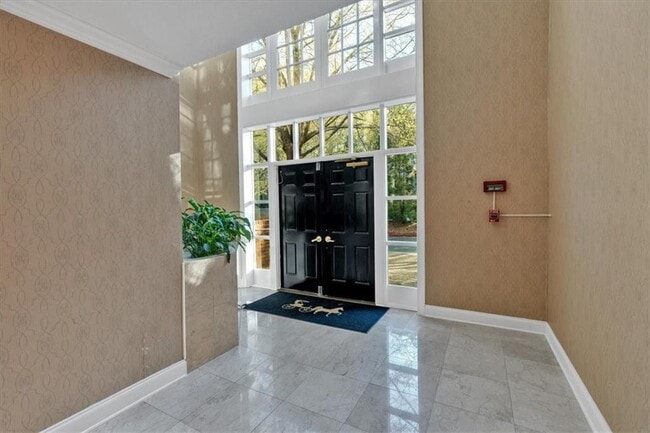 Building Photo - 25109 Plantation Dr NE