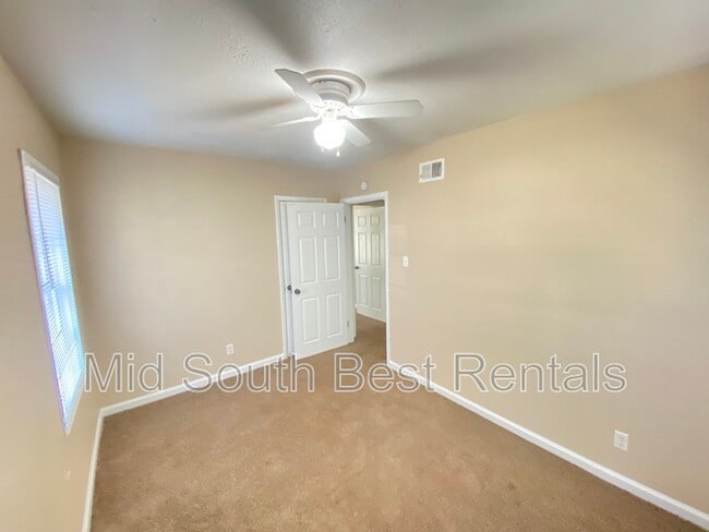 Building Photo - 3399 Madewell St