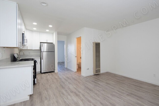 Foto del edificio - GORGEOUS 1 Br Apartment in a Great Hillcrest Location!