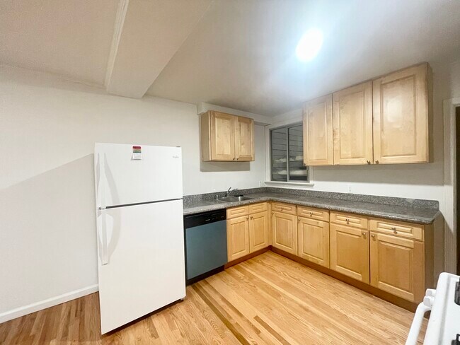 Kitchen - 2021 Judah St