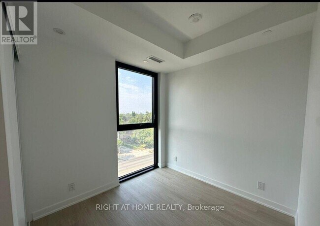 Building Photo - 699 Sheppard Ave E