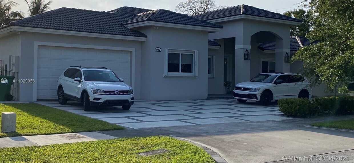 Primary Photo - 6402 SW 93rd Pl