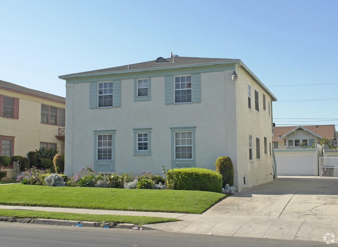 Building Photo - 1623 S Bronson Ave