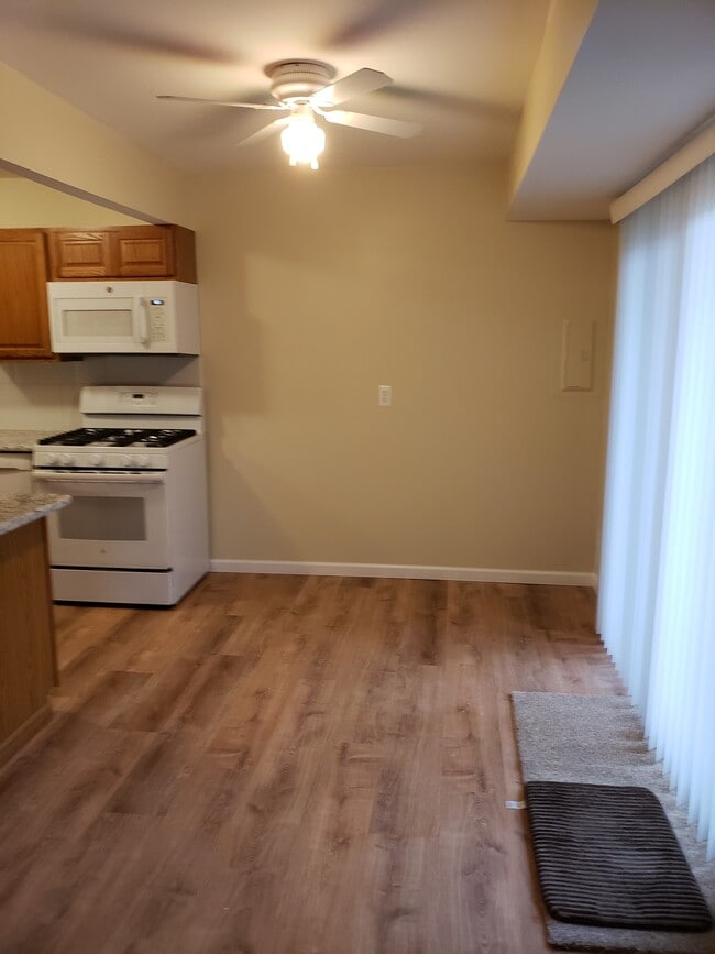41215 S Woodbury Green Dr, Belleville, MI 48111 House Rental in