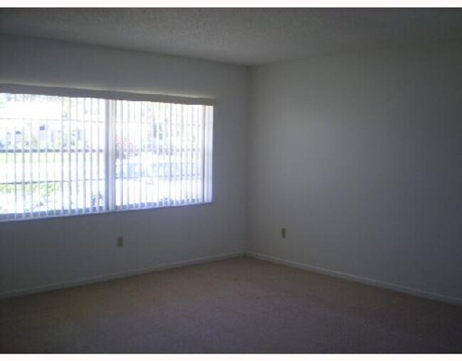 Foto del edificio - Affordable 3 bedroom 2 bath centrally located