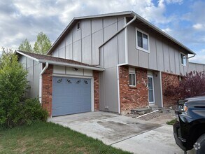 Building Photo - 1800 Belmar Dr