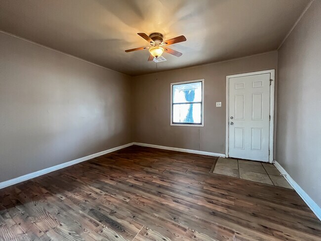 Living Room - 209 S Lowry St