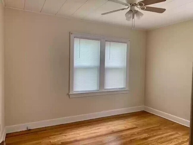 Foto del edificio - 3817 W 10th St