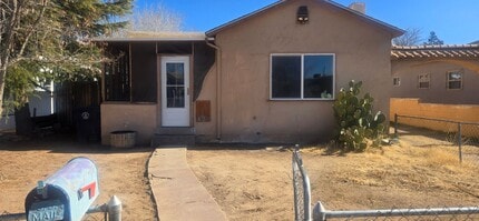 Building Photo - 316 Girard Blvd SE