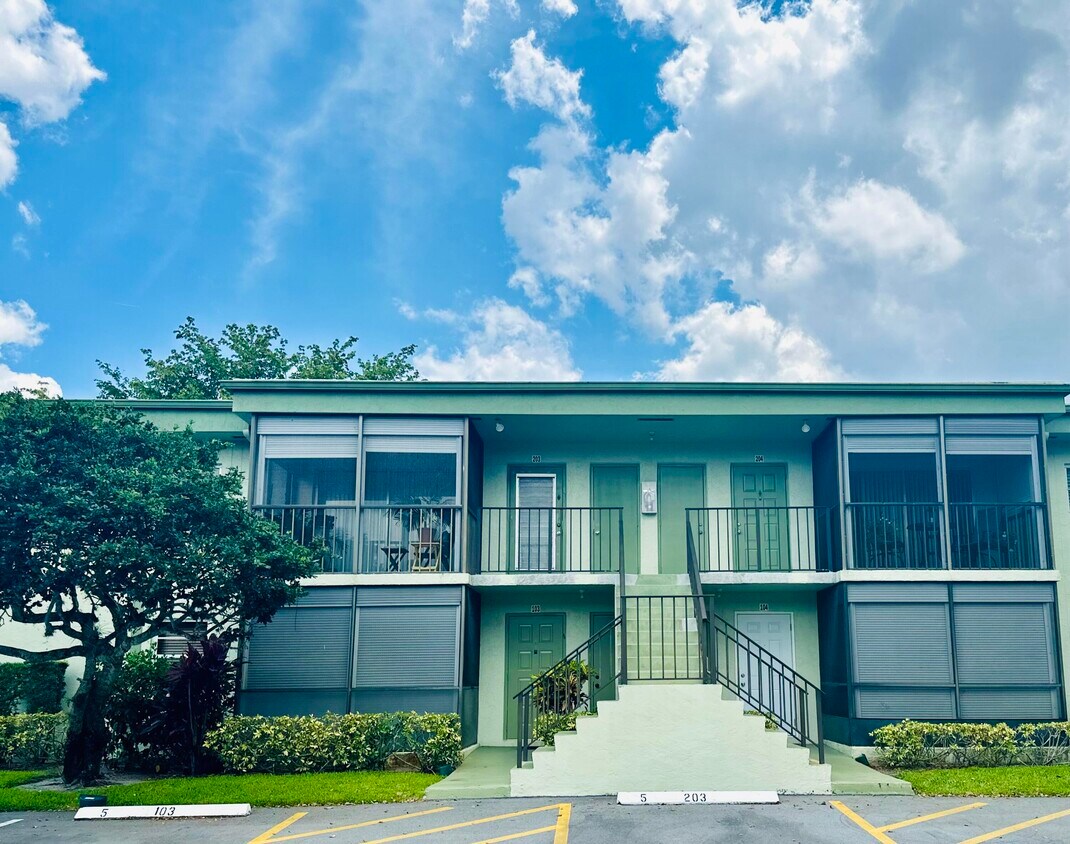 Foto principal - 7527 S Oriole Blvd