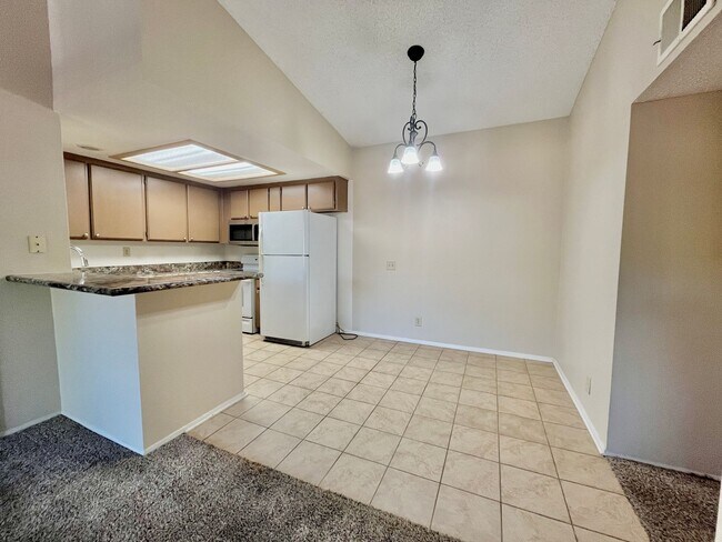 Building Photo - ***Move In Special*** Recently Upgraded Escondido  Condo