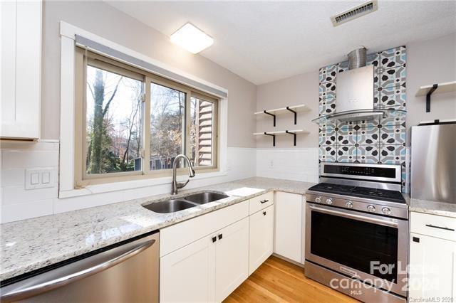 Building Photo - 1758 Sherwood Ct