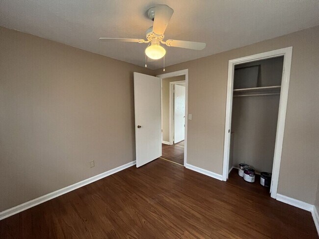 Foto del edificio - 1077 Williston Rd