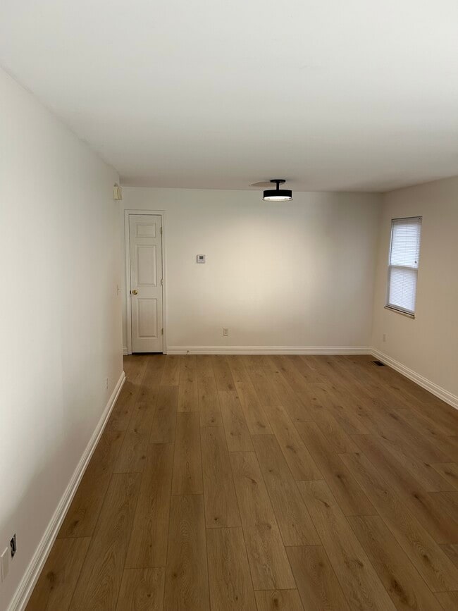 Building Photo - 35 Edgebrooke Dr