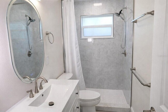 Foto del edificio - 4018 29th Ave W